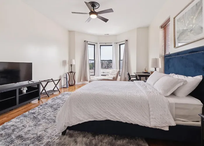 Near Downtown & Uchicago Apartment *