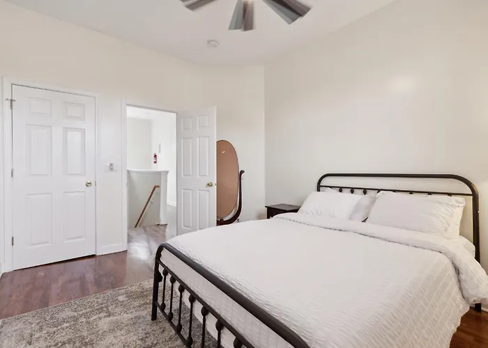 Near Downtown & Uchicago Apartment Chicago