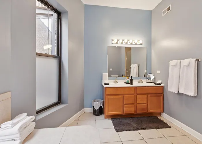 Near Downtown & Uchicago Apartment *