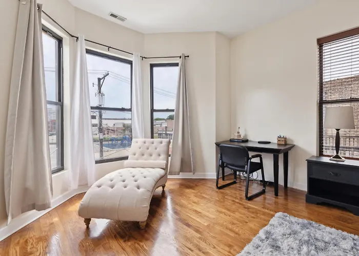Apartment Near Downtown & Uchicago Chicago