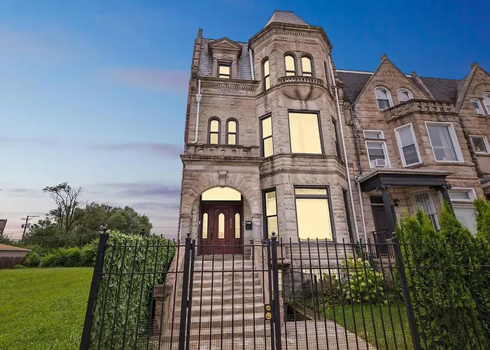 Apartment Near Downtown & Uchicago
